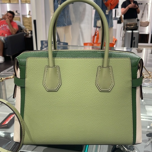 MICHAEL KORS
Mercer Medium Color-Block Belted Satchel Crossbody Purse 
NWT - Picture 16 of 16